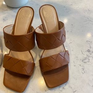 Vince Camuto | Sandals, tan, Sz 9.5